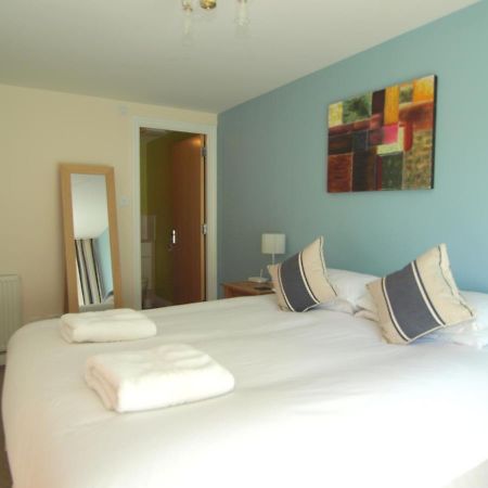 Brunswick Apartments EDI Room photo
